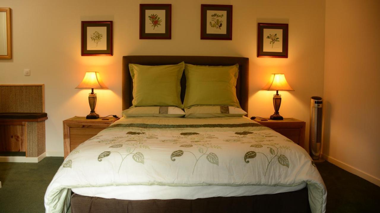 Bed and Breakfast Les noyers aulnay à Aulnay  Extérieur photo